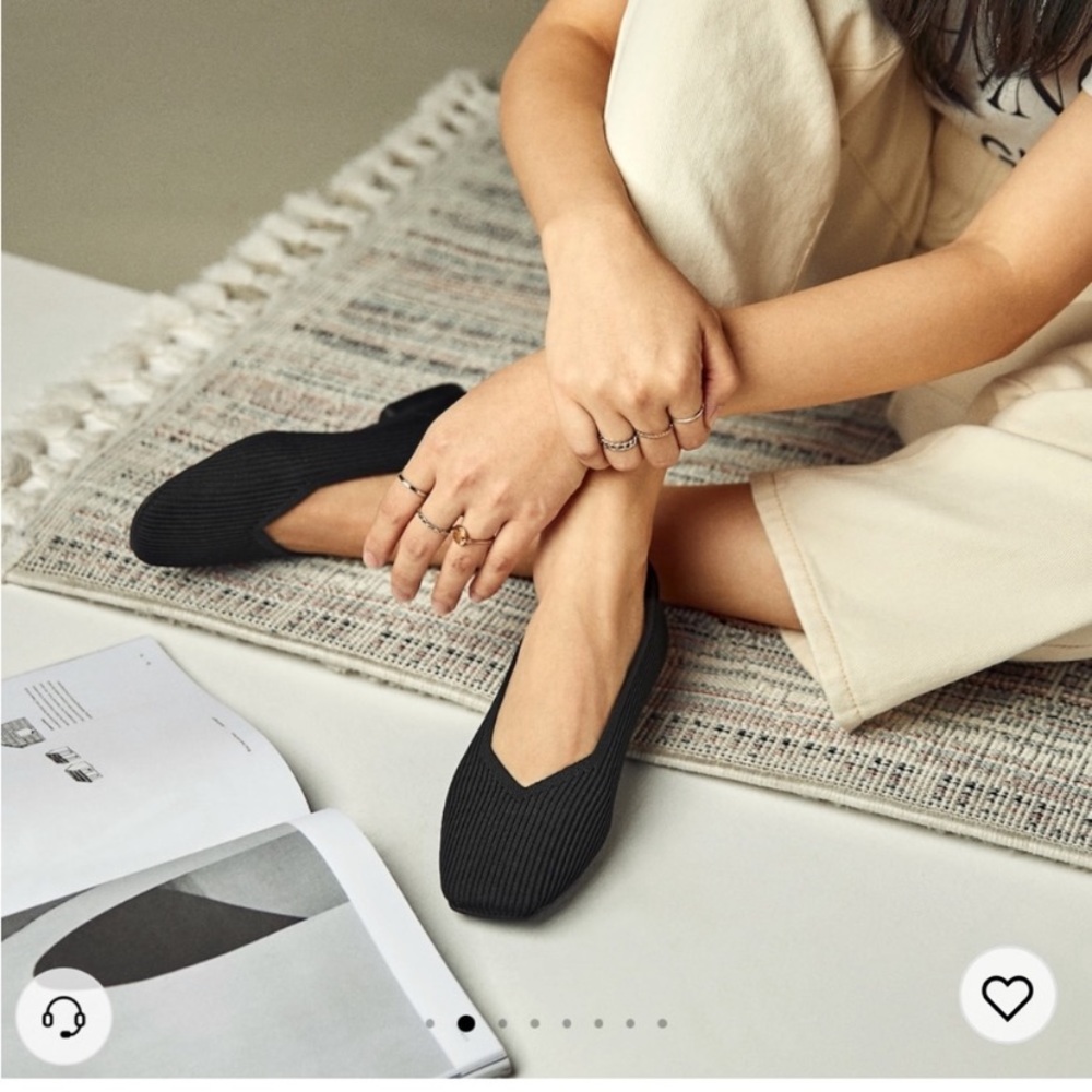 Elegant Black Women's Flats